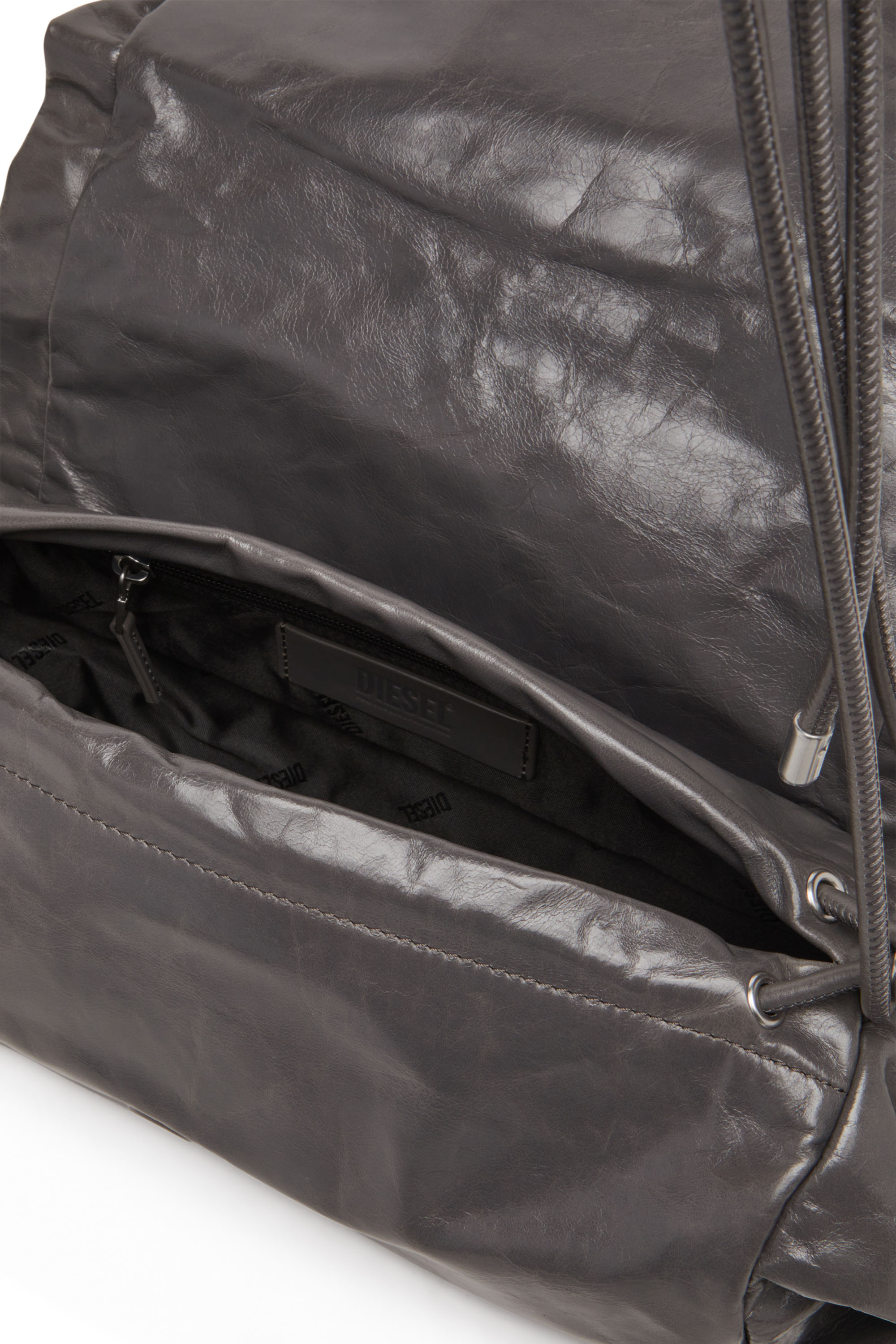 Diesel - SCRUNCH-D SHOULDER M, Woman's Scrunch-D M-Shoulder bag in shiny leather in Grey - 4